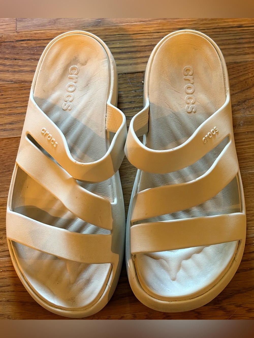 Crocs Getaway Strappy Sandals, Size W8, Stucco